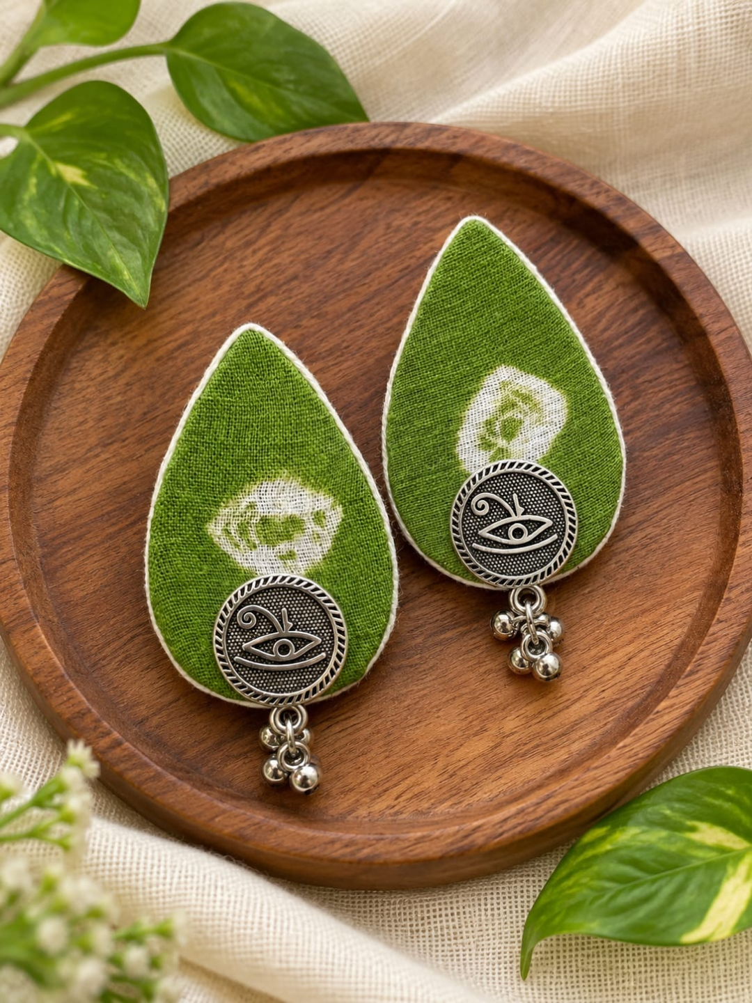 GREEN TEARDROP EARRING