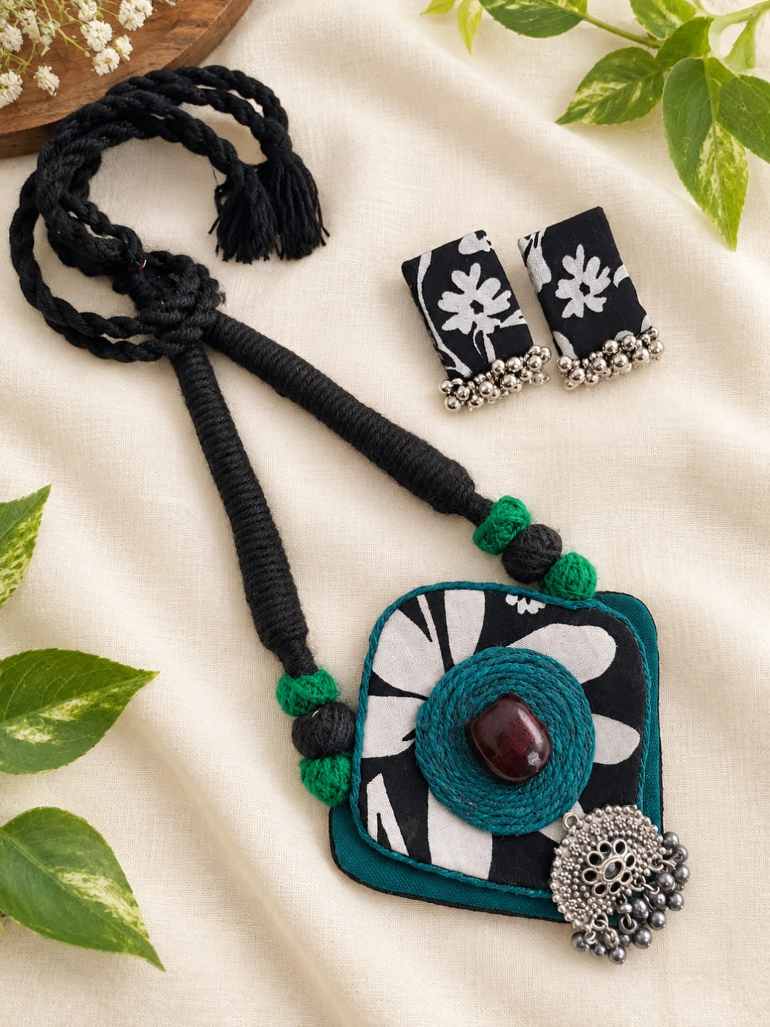 SQUARE BOHO PENDANT NECKLACE