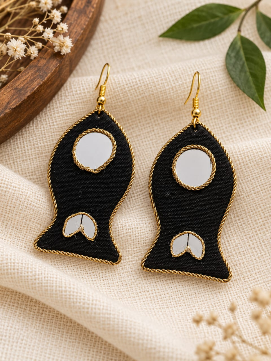 BLACK AND GOLD STATEMENT EARRING