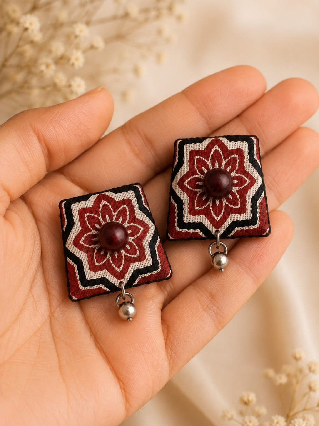 MAROON PARNA NECKLACE