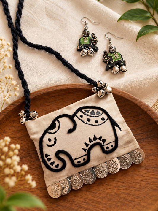 CREAM BLACK AIRAVAT BOHO NECKLACE SET