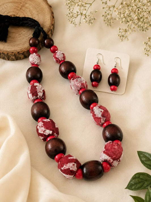CREAM MAROON WOODEN BEADED NECKLACE SET