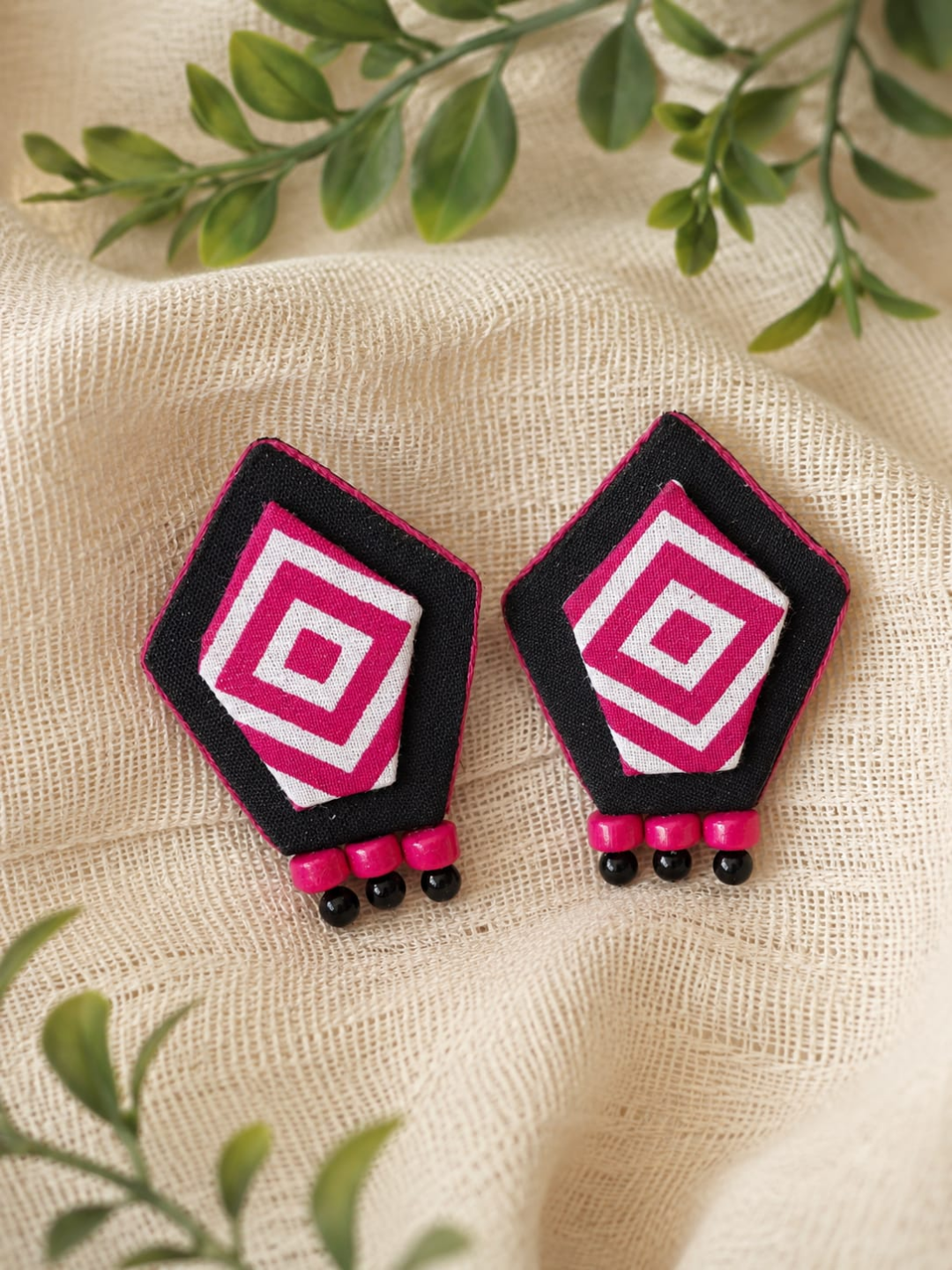 PINK CHAUKON STUD