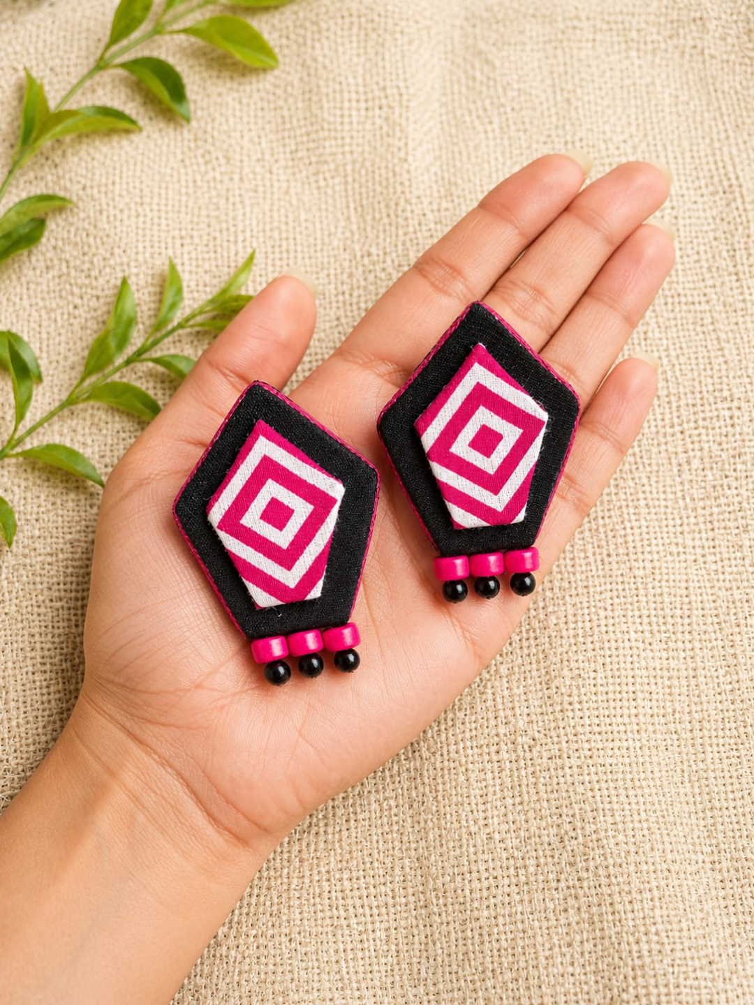 PINK CHAUKON STUD
