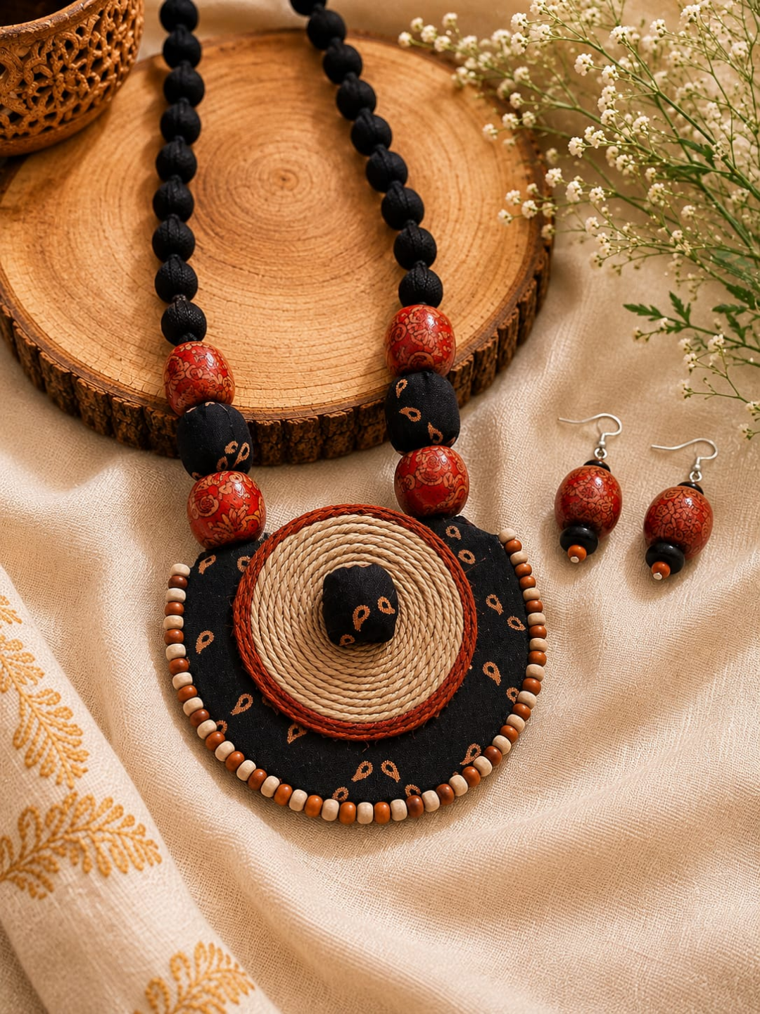 BANDHANI PRINT CHANDRAKALA NECKLACE SET