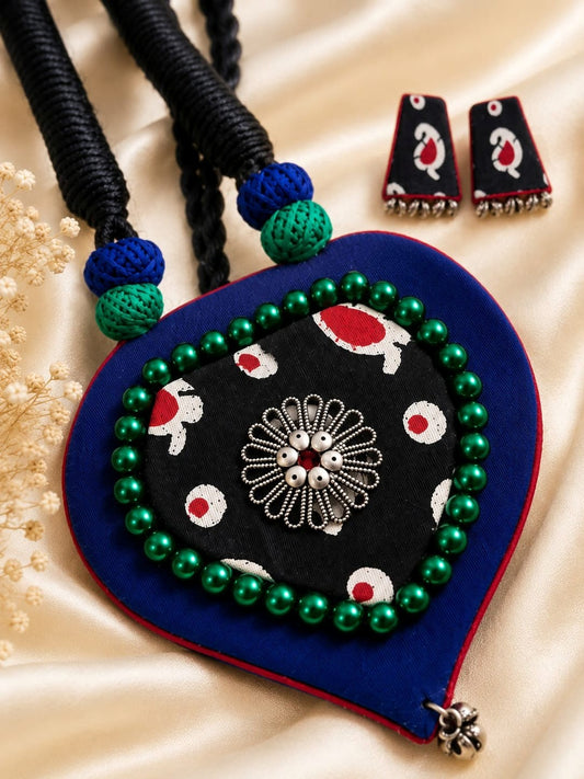 BLUE PARNA NECKLACE